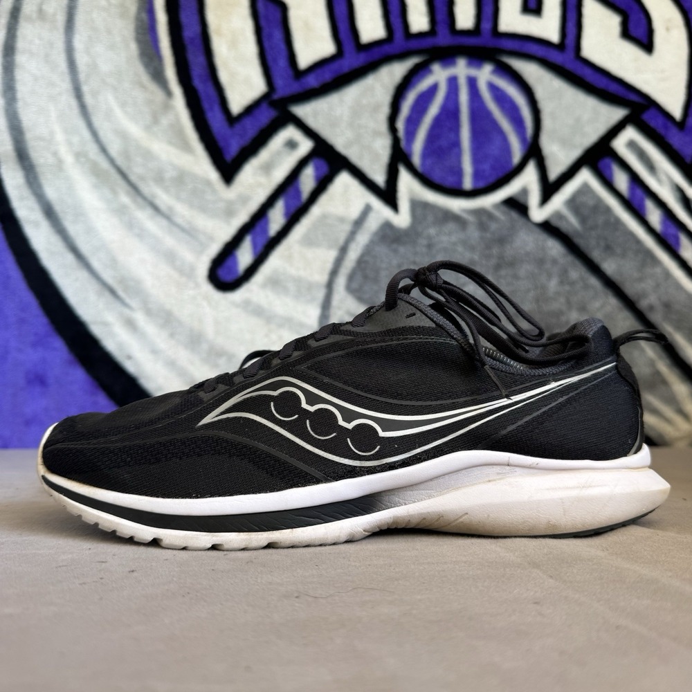 Size 11.5 - Saucony‎ Kinvara 13 Black Wide Mens S20724-05 Running Shoes